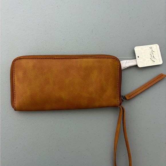 Free People Handbags - Free People Vegan Wallet Brown Women's Zip Around Clutch NWT
